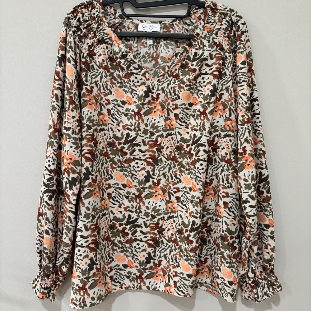 Women's size L peach & Beige Tones Floral Print Top Lightweight Spring